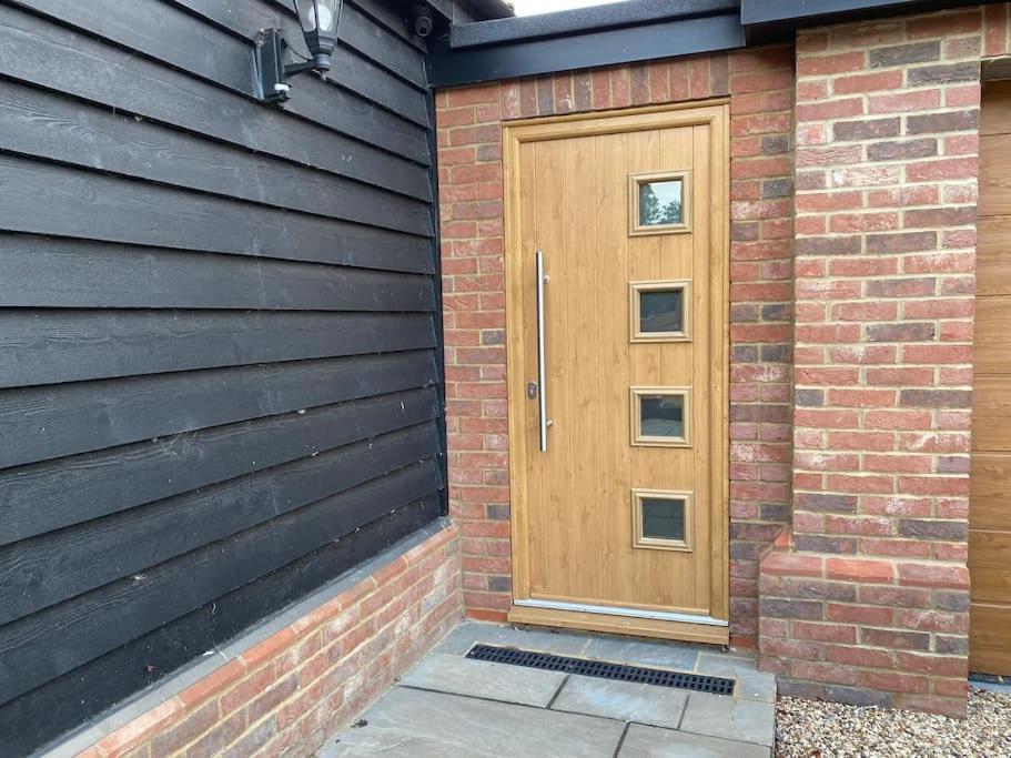 Stansted Airport Luxury Annexe With Parking. Lägenhet Birchanger Exteriör bild